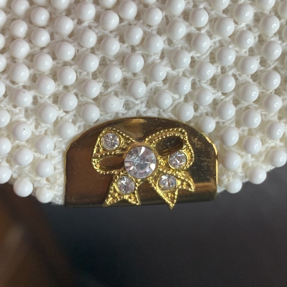 Vintage Beaded Coin Purse 1960’s White with Rhinestones Bow Snap Closure… - Picture 6 of 8